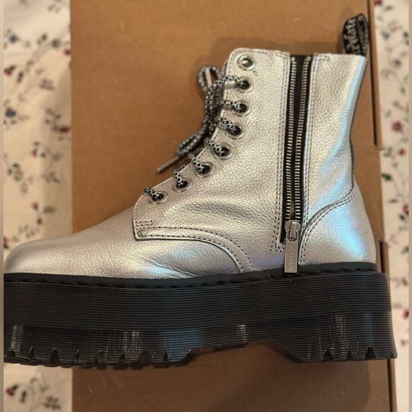 Silver Jadon Max Platform Boots Size 9L (Original Laces) - Picture 2 of 4